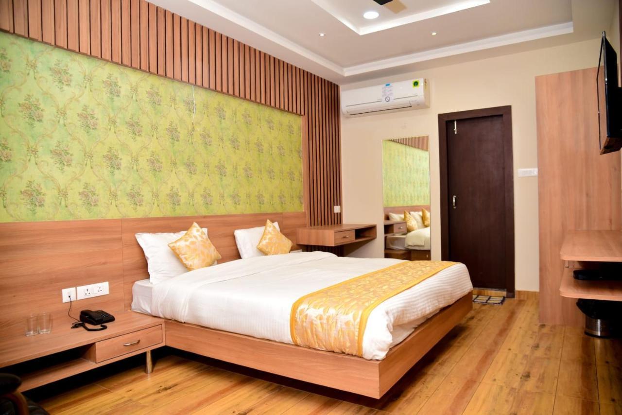 Hotel Olive Crown 러크나우 외부 사진