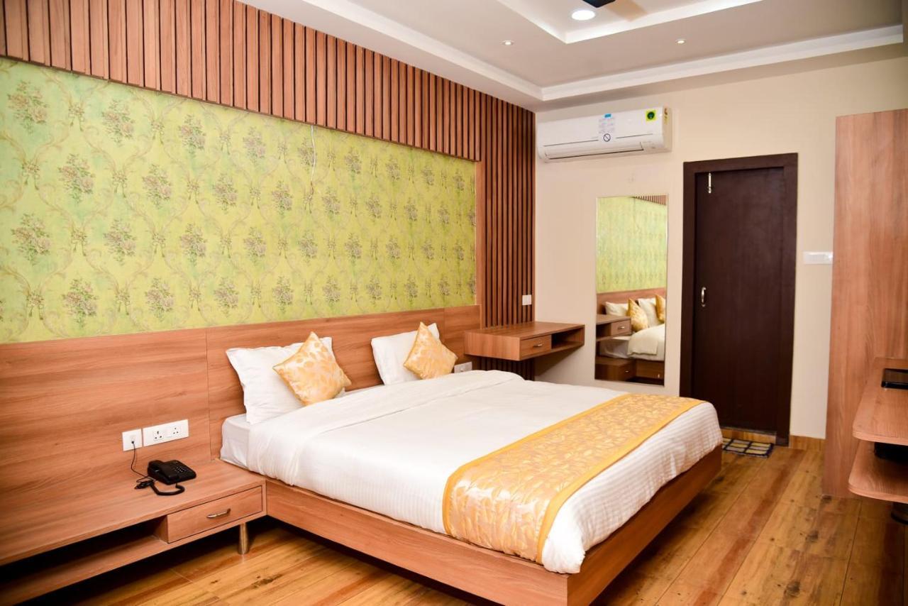 Hotel Olive Crown 러크나우 외부 사진