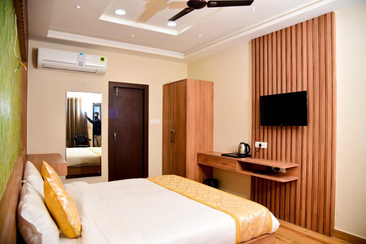 Hotel Olive Crown 러크나우 외부 사진