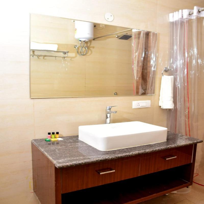 Hotel Olive Crown 러크나우 외부 사진