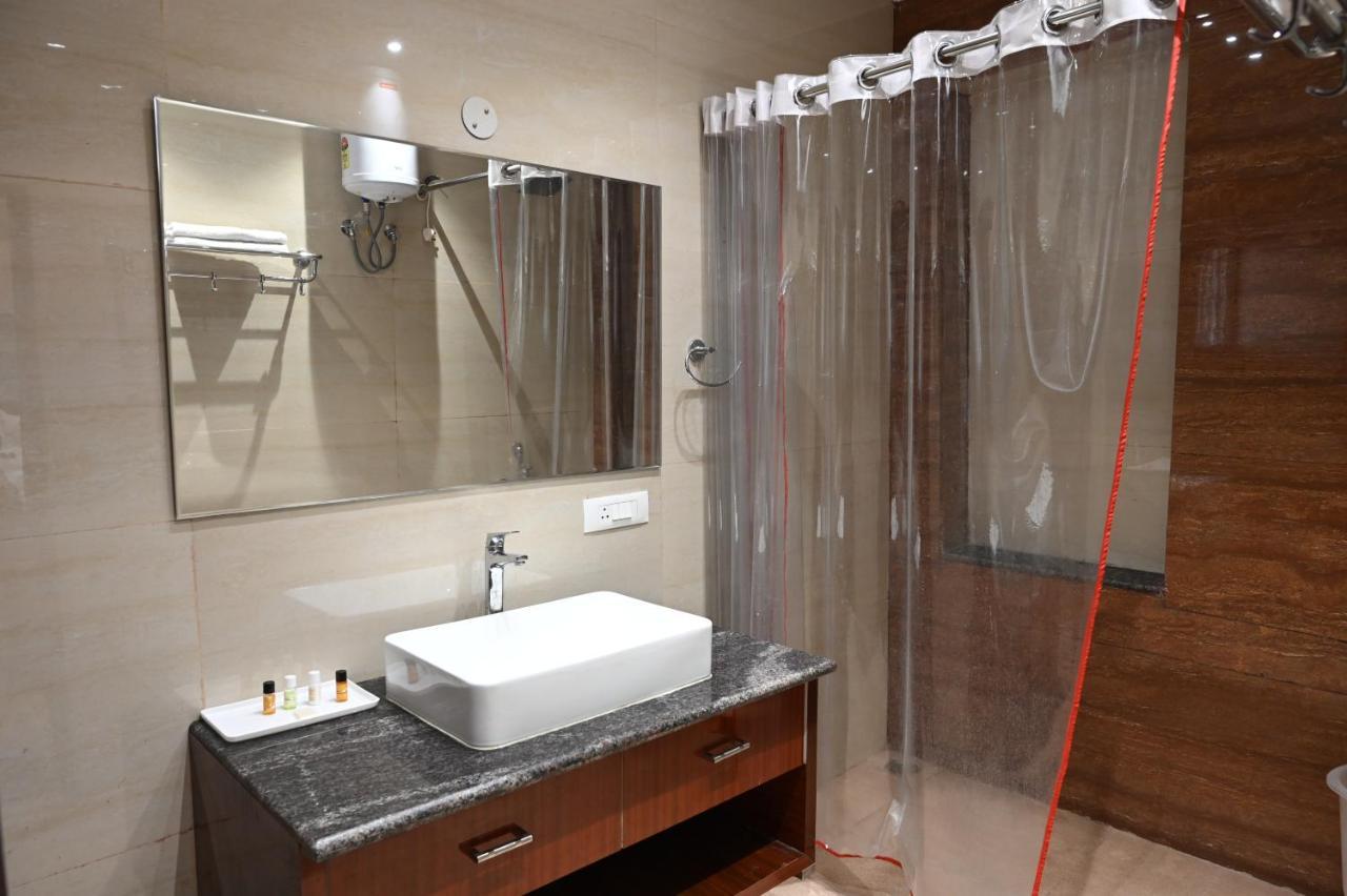 Hotel Olive Crown 러크나우 외부 사진